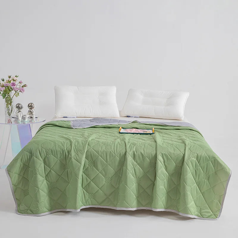 Cooling Summer Blanket for Bed - Lightweight, Breathable ,Easy Care Cooling Blanket For Hot Sleepers Cooling Thin Quilt